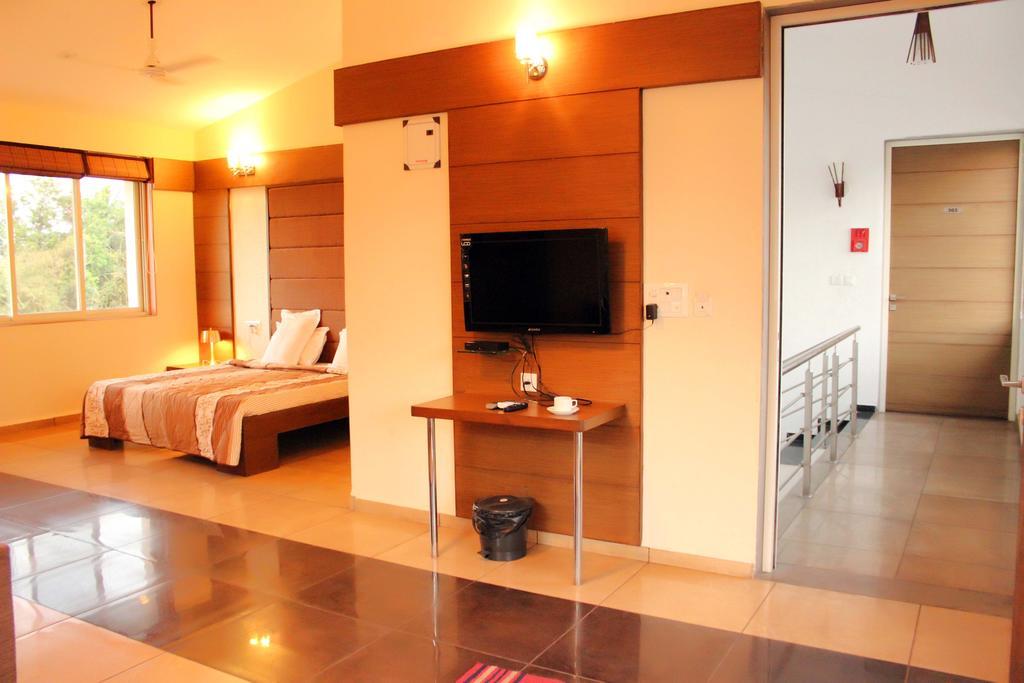 Wonderland Resort Silvassa Room photo